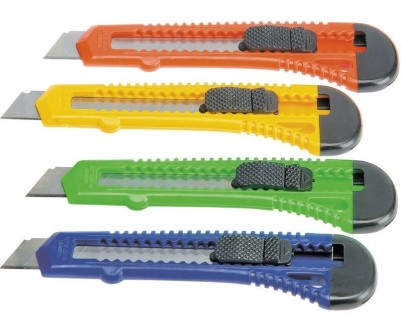 Bismark Cutter Grande Retractil - Medidas 17x8x15cm - Empu&ntilde;adura de Plastico - Bloqueo de Seguridad - Colores Surtidos