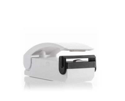 Innovagoods Selladora de Bolsas con Iman - Sellado Hermetico - Prolonga la Conservacion de Alimentos - Funciona con Pilas - Portatil - 9.5x4x4cm - Color Blanco