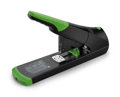 Novus B 50 re+new Grapadora de Gruesos - Fabricada con Plastico Reciclado - Hasta 140 Hojas - Grapado Cerrado con Sistema Bypass - Color Negro/Verde