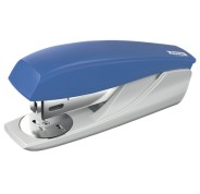 Petrus 210 Recycle Grapadora de Sobremesa - Grapa hasta 25 Hojas - 96% de Plastico Reciclado - Grapado Abierto, Cerrado y Clavado - Incluye 200 grapas Petrus 22/6 - Color Azul