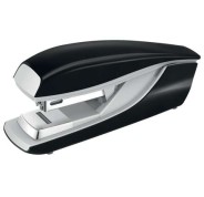 Petrus 236 Grapadora Metalica de Sobremesa - Grapa hasta 30 Hojas - Grapado Plano puede ser Clavado - Color Negro