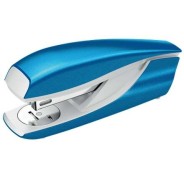 Petrus 635 Grapadora Metalica de Sobremesa - Grapa hasta 30 Hojas - Extraegrapas Integrado - Grapado Cerrado, Abierto y Clavado - Color Azul Metalizado