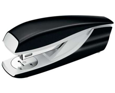 Petrus 635 Grapadora Metalica de Sobremesa - Grapa hasta 30 Hojas - Extraegrapas Integrado - Grapado Cerrado, Abierto y Clavado - Color Negro Metalizado