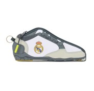 Safta Real Madrid Estuche Portatodo de 0.5L con Forma de Bota - 1 Compartimento - Anilla para Colgar - Cierre con Cremallera - 24x10x2cm - Color Blanco y Negro