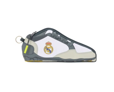 Safta Real Madrid Estuche Portatodo de 0.5L con Forma de Bota - 1 Compartimento - Anilla para Colgar - Cierre con Cremallera - 24x10x2cm - Color Blanco y Negro