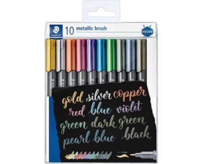 Staedtler Pack de 10 Rotuladores Permanentes - Punta Pincel - Trazo 1-6mm Aprox - Capuchon con Clip - Colores Metalicos Surtidos