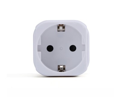 Urban Factory Travelee Adaptador de Viaje Universal - Conexion Entrada UE - Conexion Salida Reino Unido - Color Blanco